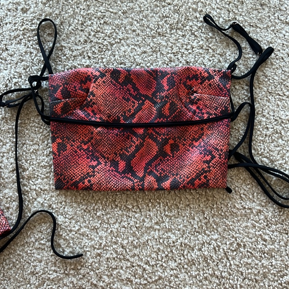 H:ours two piece set - Picture 6 of 6